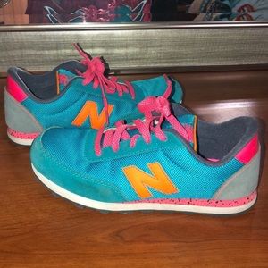 Womens NB tennis shoe - worn once!